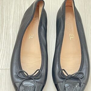 Chanel Black Leather Ballet Flats w/ Patent Cap Toe – Size 39.5